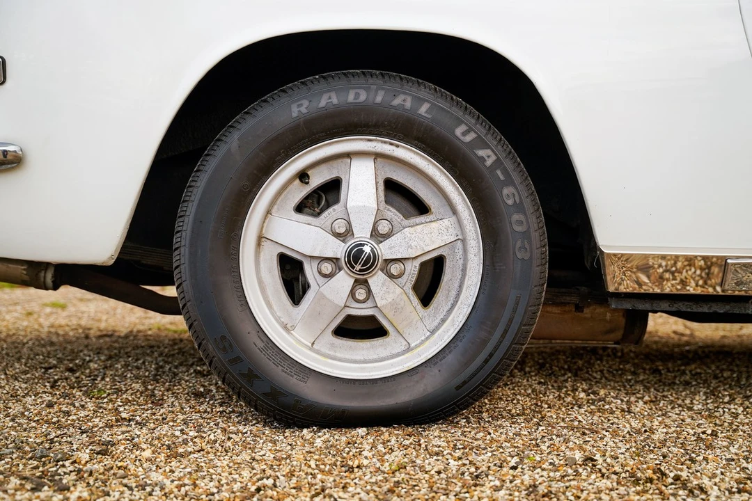 1970 Jensen Interceptor - Image 10 of 30