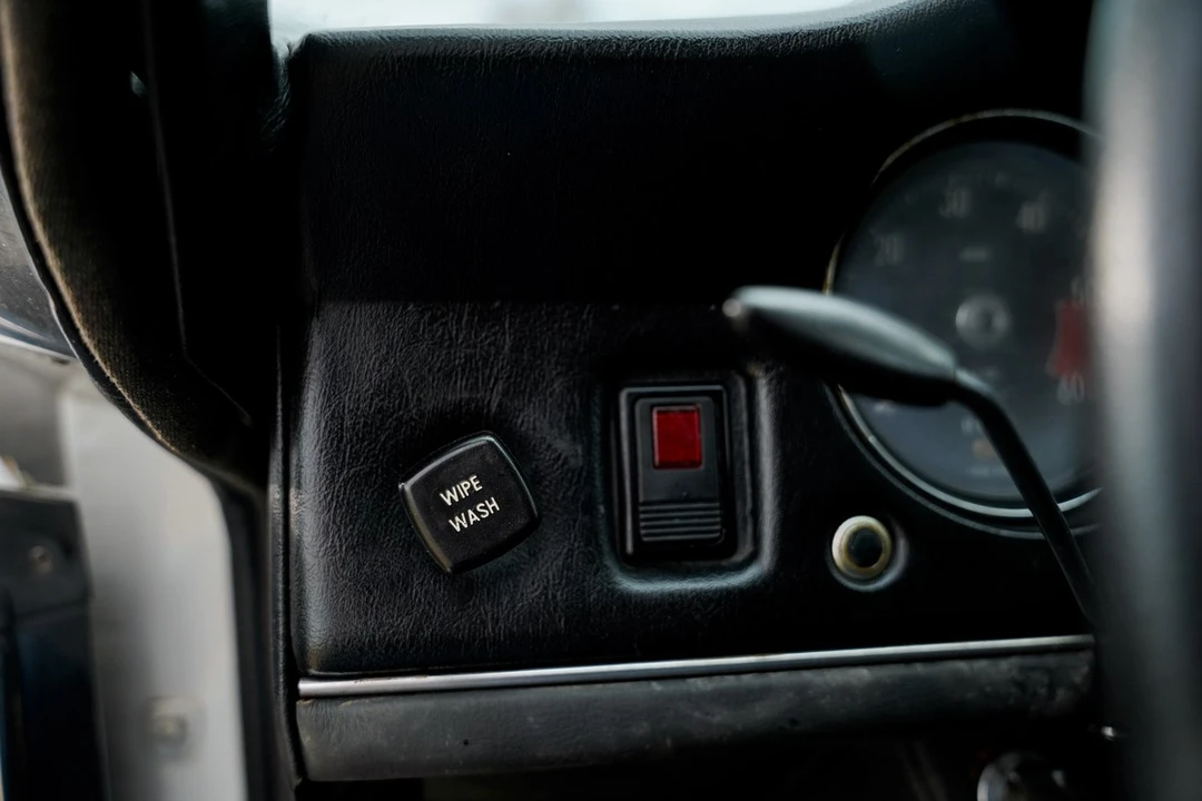 1970 Jensen Interceptor - Image 18 of 30