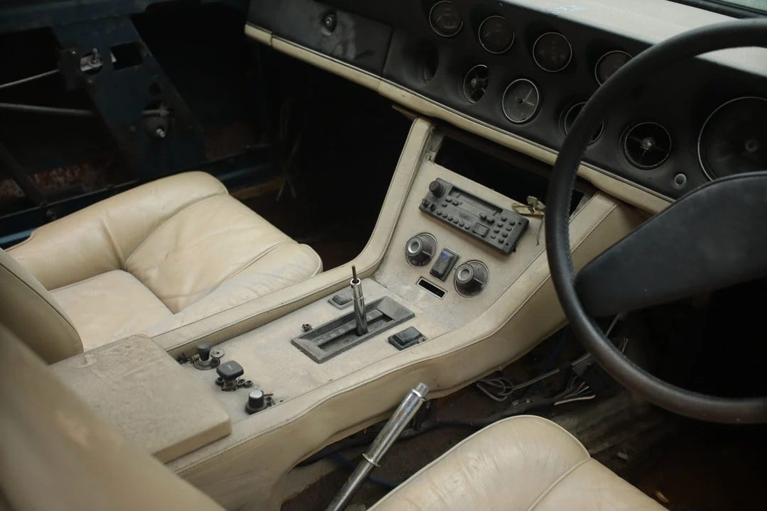 1974 Jensen Interceptor - Image 15 of 30