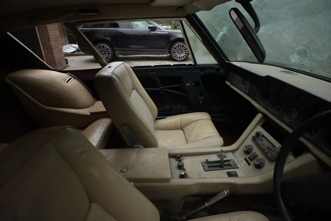 1974 Jensen Interceptor - Image 13 of 30
