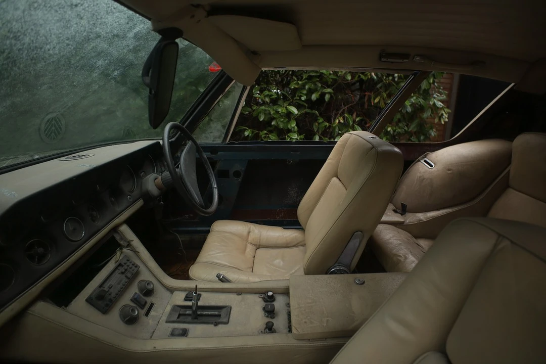 1974 Jensen Interceptor - Image 9 of 30