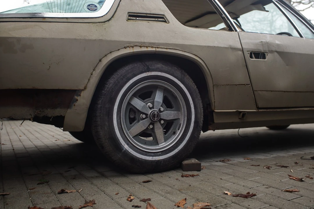1974 Jensen Interceptor - Image 29 of 30