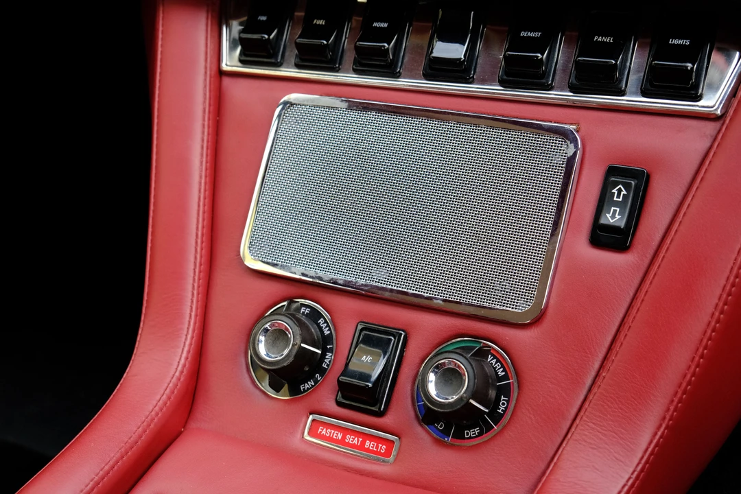 1972 Jensen Interceptor - Image 2 of 31