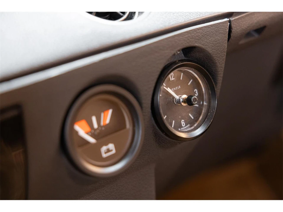 1972 Land Rover Range Rover Classic - Image 11 of 31