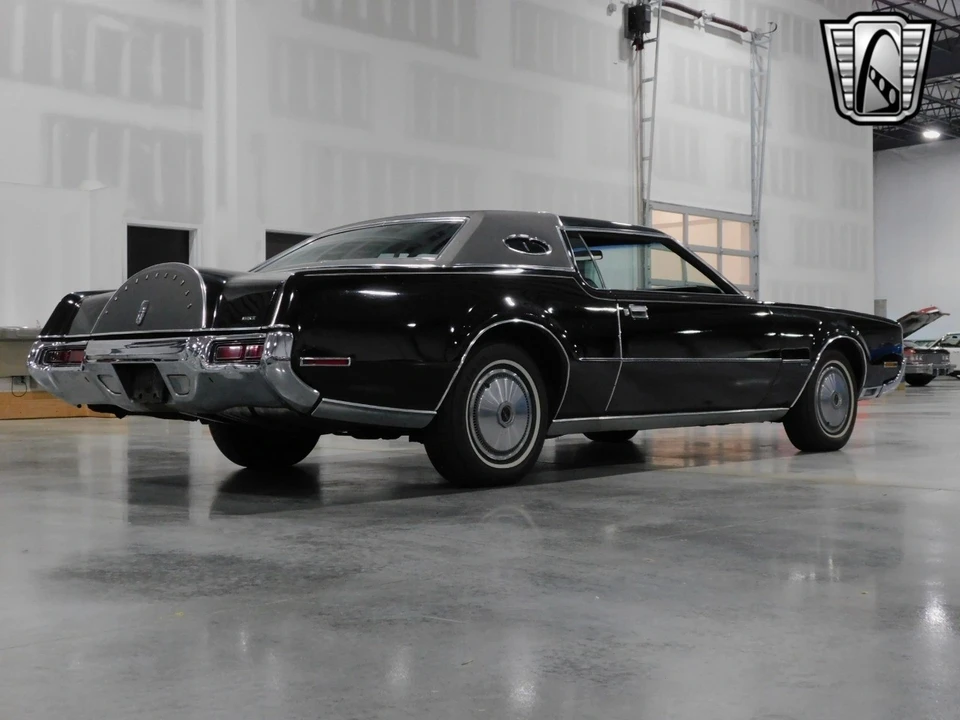 1972 Lincoln Continental 5th Gen - Image 15 of 21