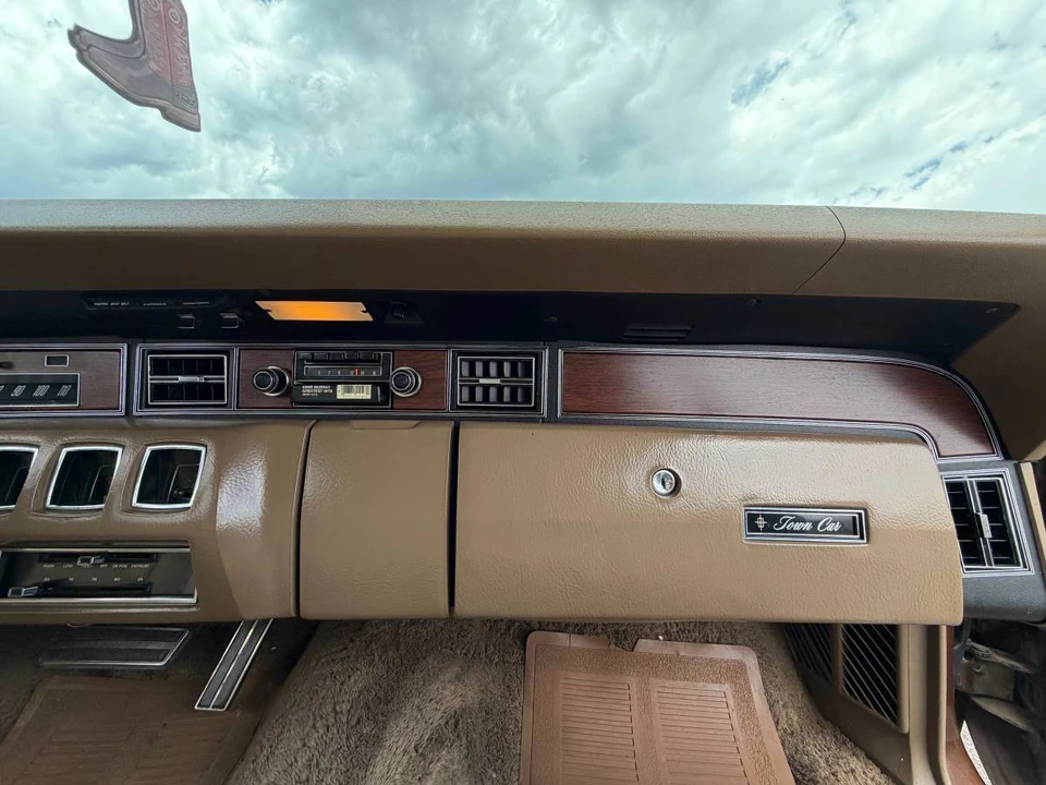 1972 Lincoln Continental 5th Gen - Image 21 of 22