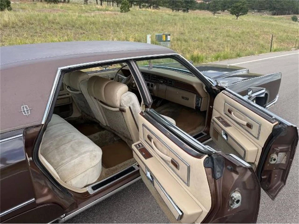 1972 Lincoln Continental 5th Gen - Image 11 of 23