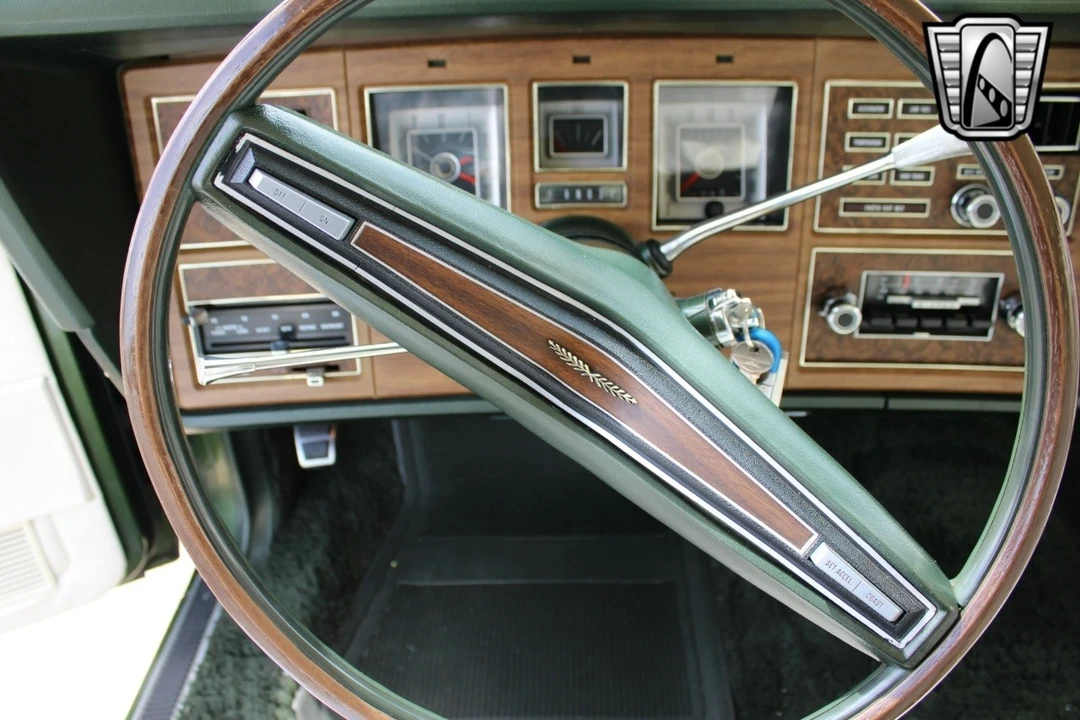 1972 Lincoln Continental Mark IV - Image 11 of 12