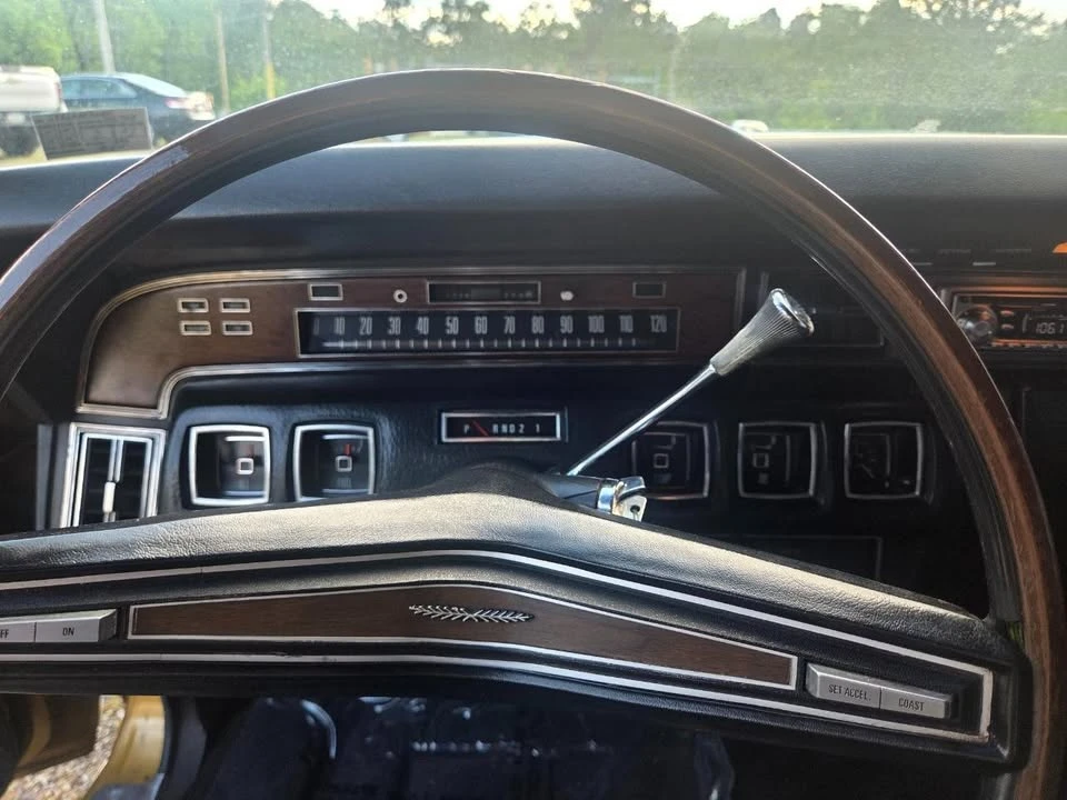 1972 Lincoln Continental 5th Gen - Image 11 of 15