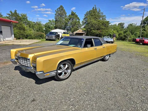 1972 Lincoln Continental Premiere Sedan 4D
