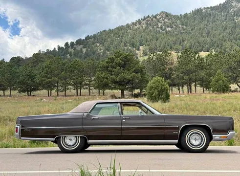 1972 Lincoln Continental Sedan 4D