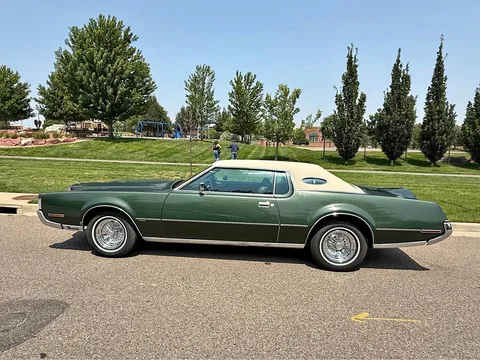 1972 Lincoln Continental Mark IV Cartier