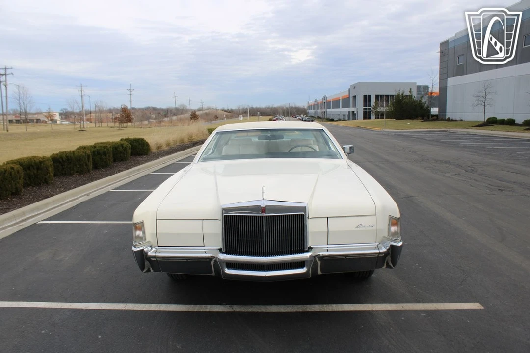 1972 Lincoln Continental Mark IV - Image 10 of 12