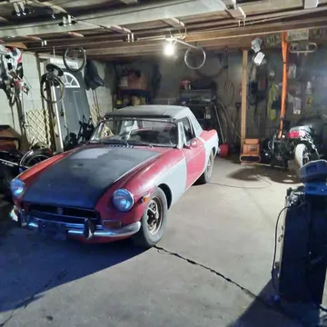1972 MG B
