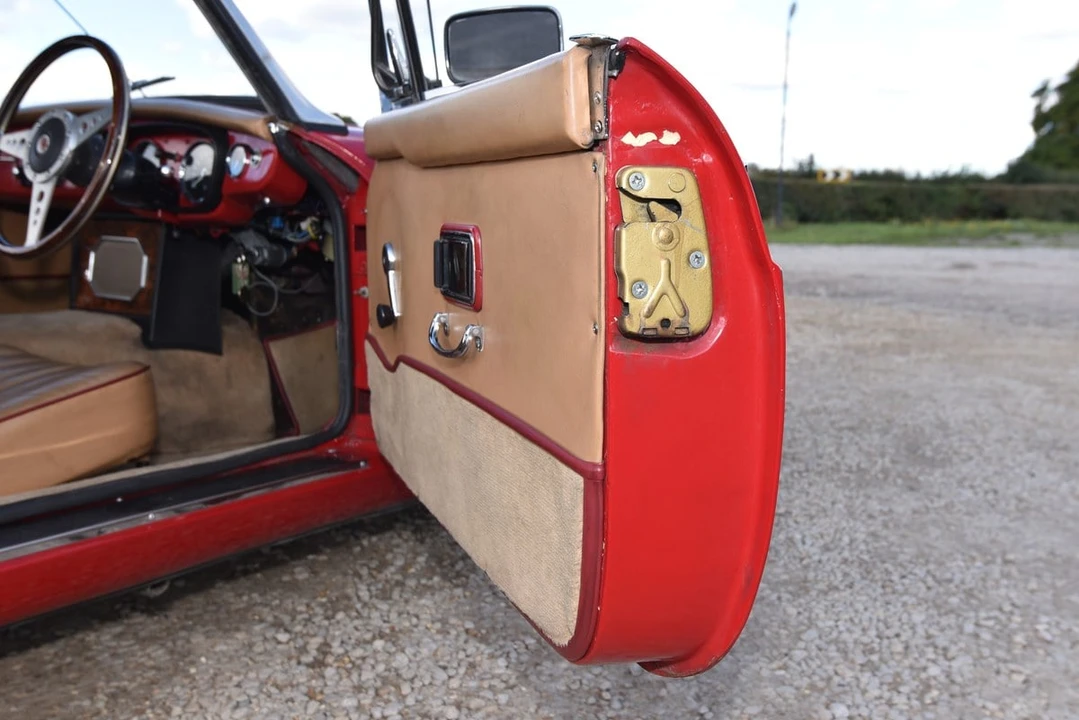 1972 MG MGB Roadster - Image 30 of 30