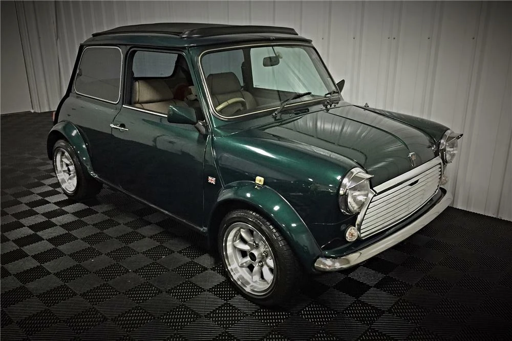 1972 Morris - Image 2 of 3