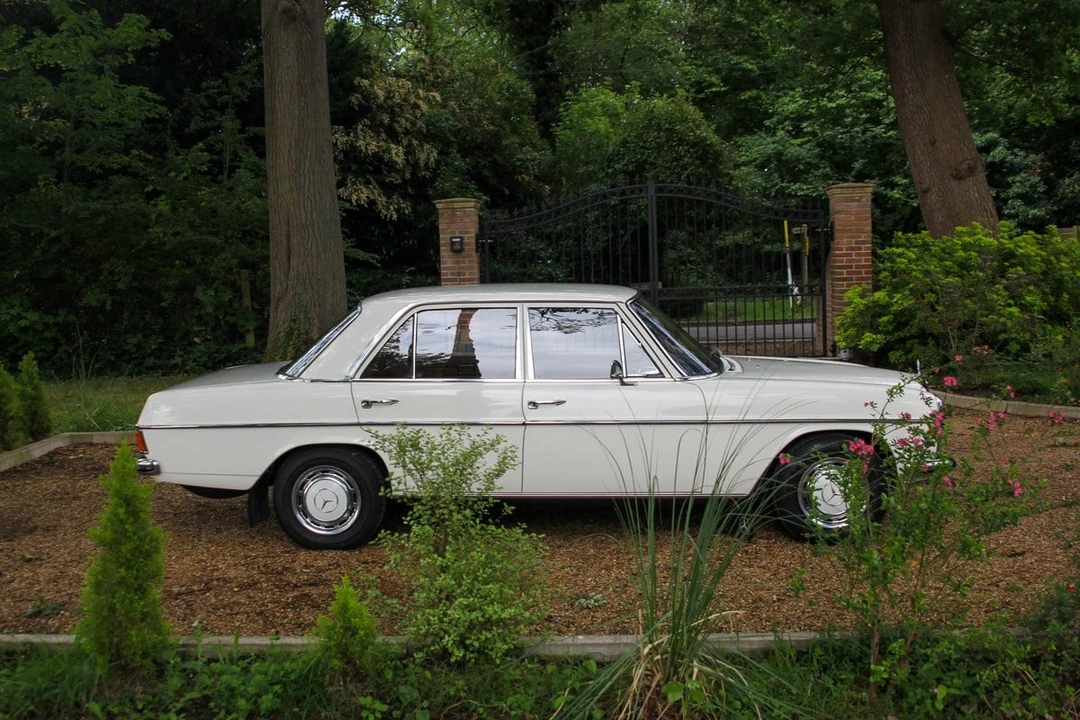 1972 Mercedes-Benz W114 & W115 - Image 7 of 30