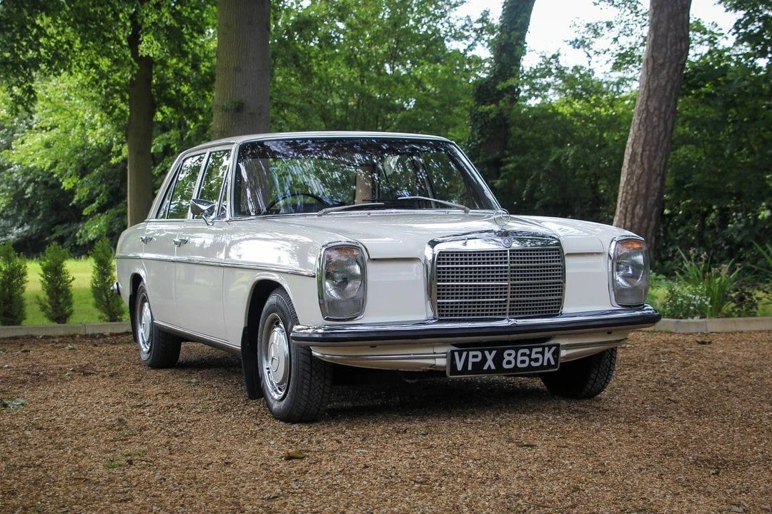 1972 Mercedes-Benz W114 & W115 - Image 11 of 30