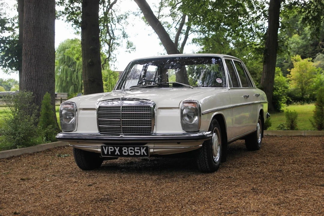 1972 Mercedes-Benz W114 & W115 - Image 9 of 30