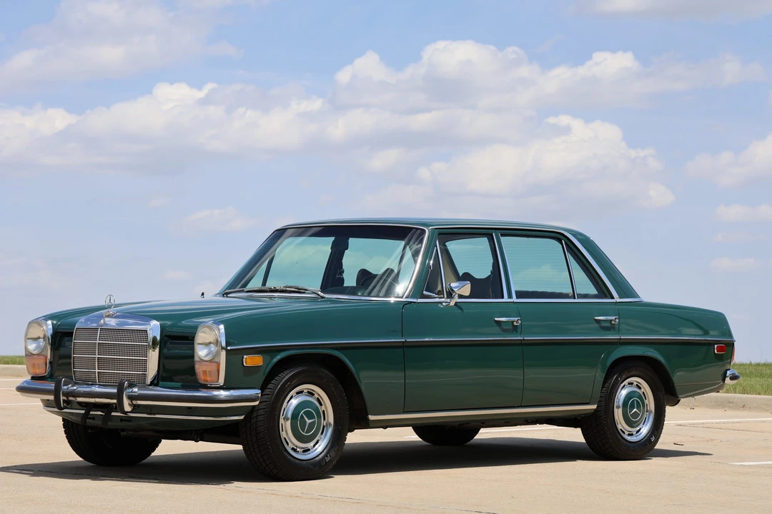 1972 Mercedes-Benz W114 & W115 - Image 2 of 31