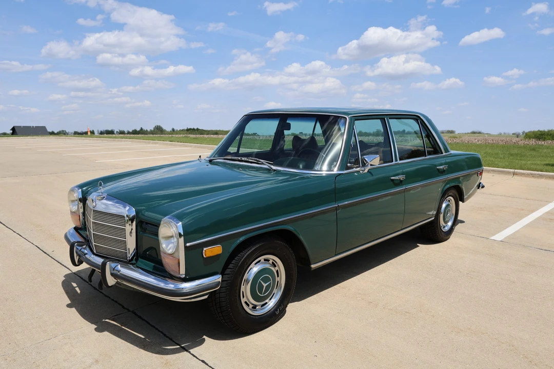 1972 Mercedes-Benz W114 & W115 - Image 3 of 31