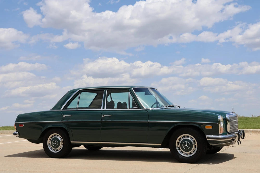 1972 Mercedes-Benz W114 & W115 - Image 11 of 31