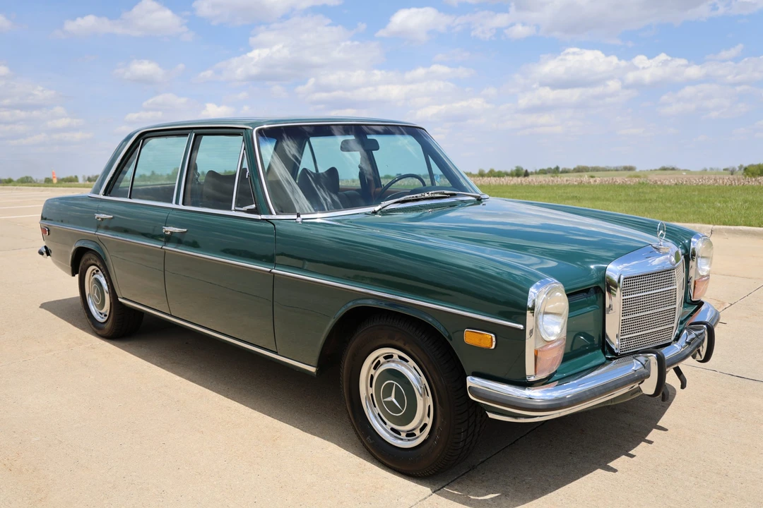 1972 Mercedes-Benz W114 & W115 - Image 10 of 31