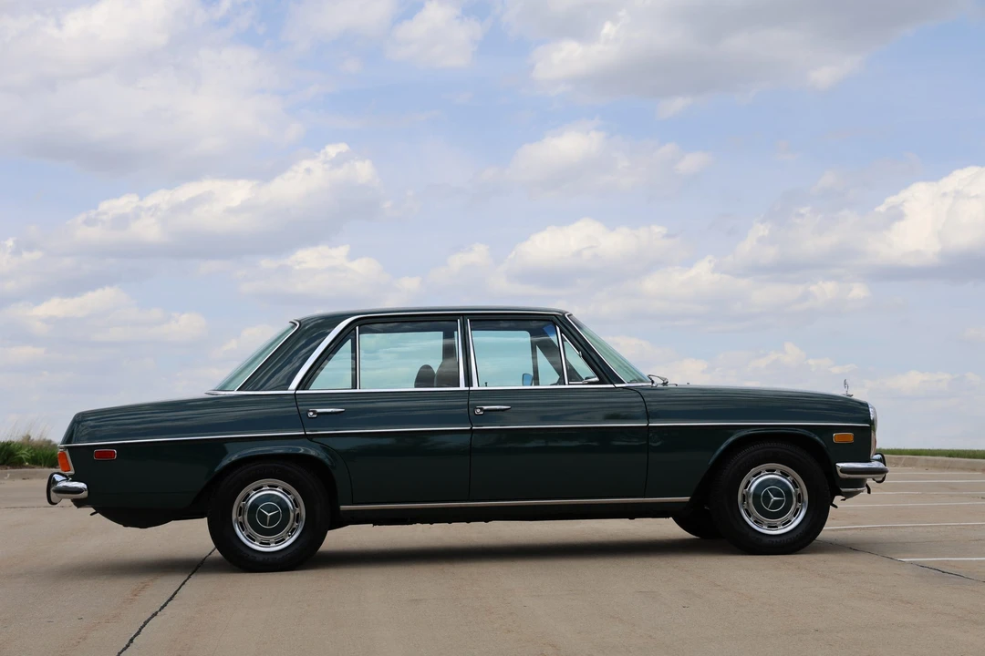 1972 Mercedes-Benz W114 & W115 - Image 12 of 31