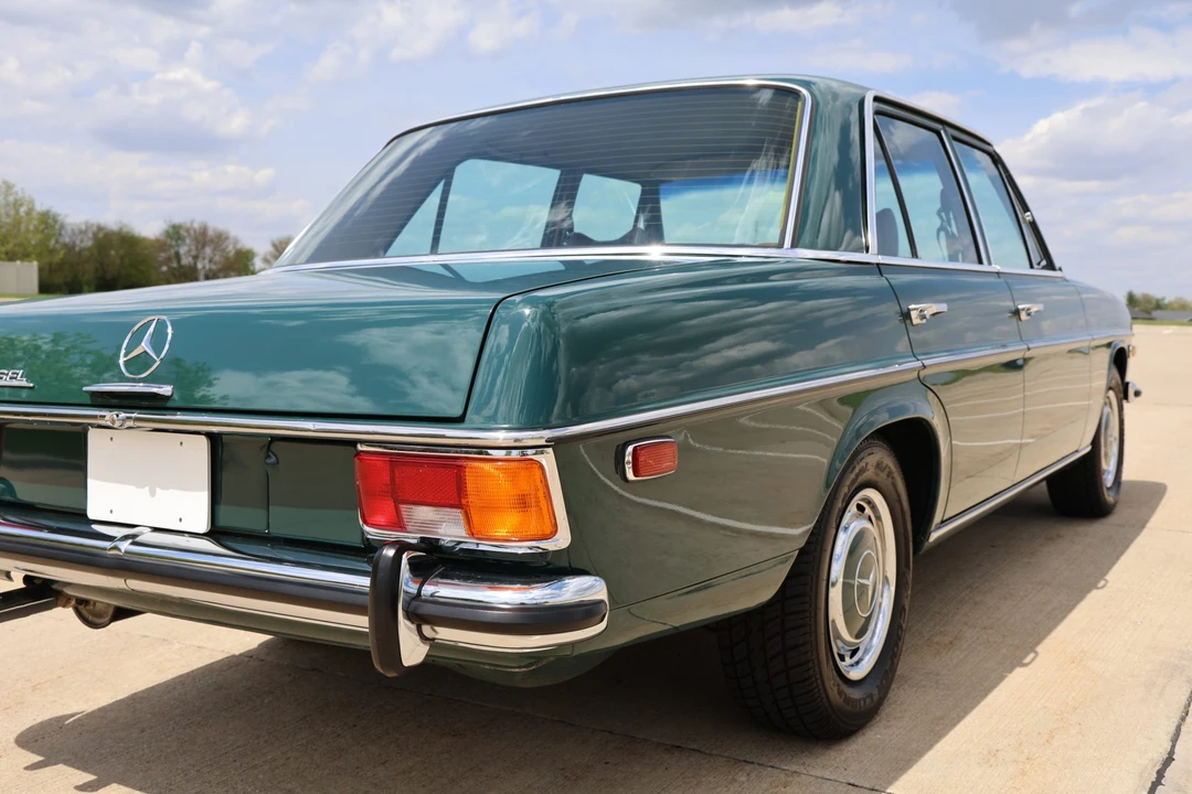 1972 Mercedes-Benz W114 & W115 - Image 14 of 31