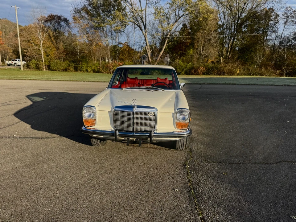 1972 Mercedes-Benz W114 & W115 - Image 16 of 31