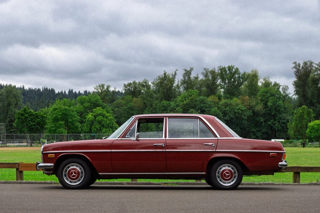 1972 Mercedes-Benz W114 & W115 - Image 11 of 31