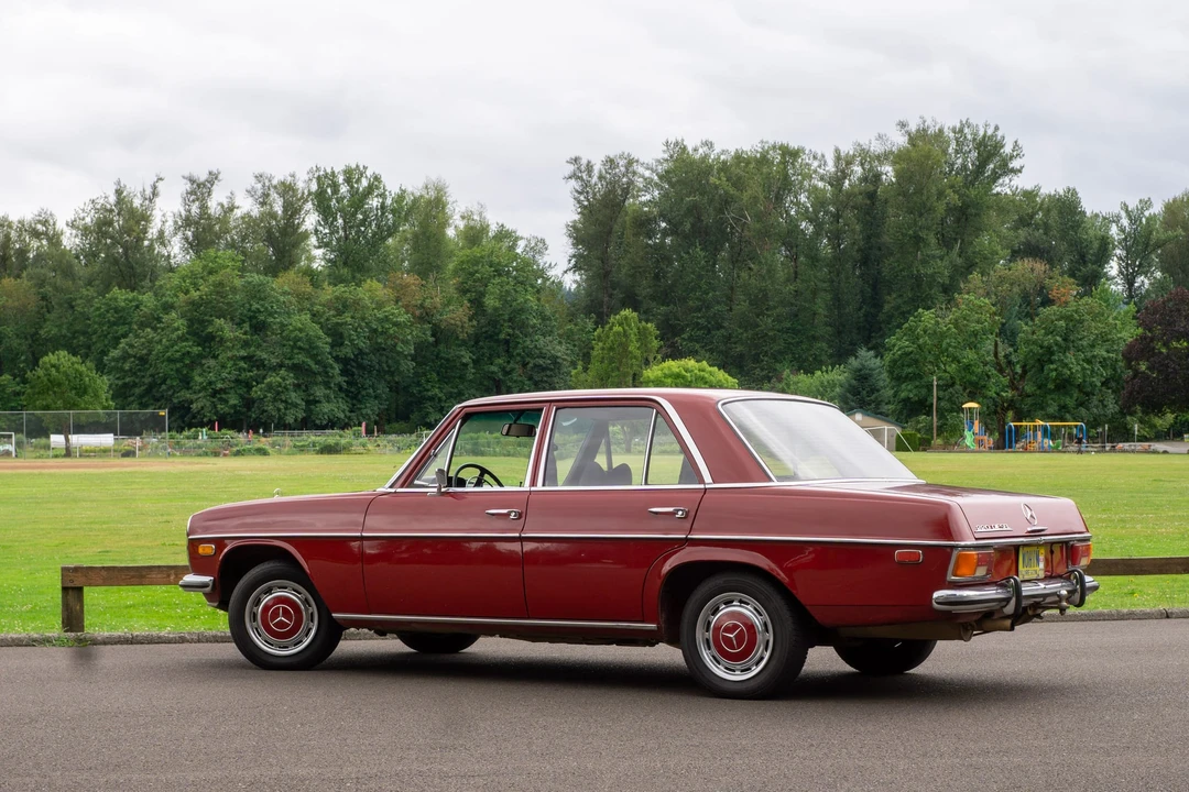 1972 Mercedes-Benz W114 & W115 - Image 13 of 31