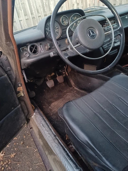 1972 Mercedes-Benz W114 & W115 - Image 15 of 18