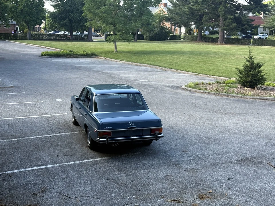 1972 Mercedes-Benz W114 & W115 - Image 13 of 31