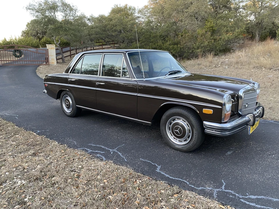 1972 Mercedes-Benz W114 & W115 - Image 3 of 31