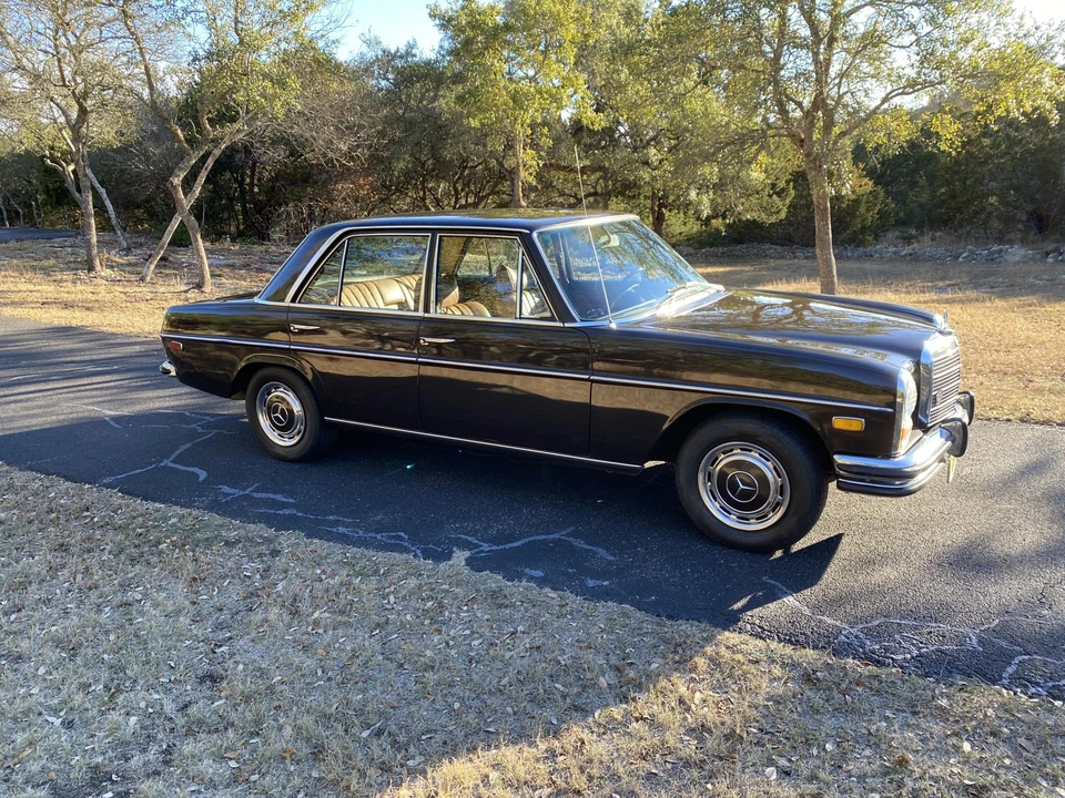 1972 Mercedes-Benz W114 & W115 - Image 2 of 31