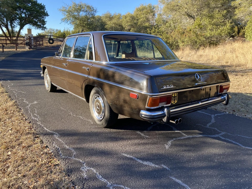 1972 Mercedes-Benz W114 & W115 - Image 23 of 31