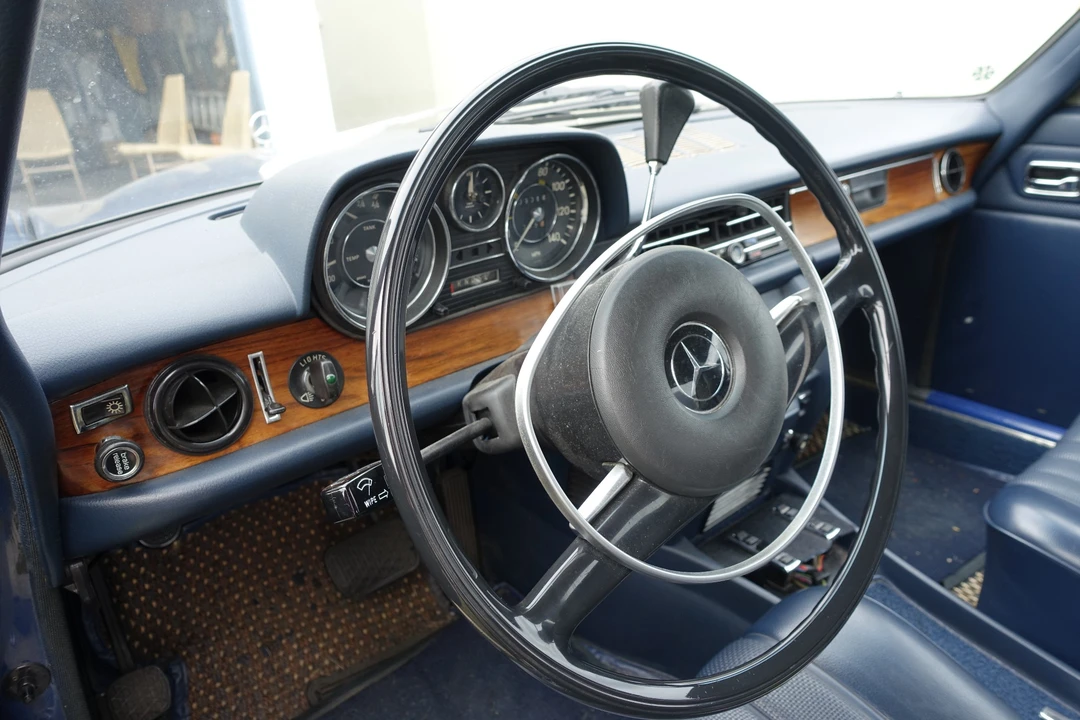 1972 Mercedes-Benz W114 & W115 - Image 16 of 31