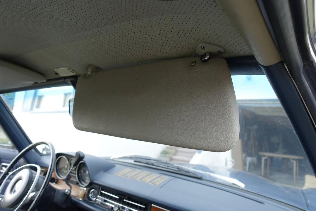 1972 Mercedes-Benz W114 & W115 - Image 19 of 31