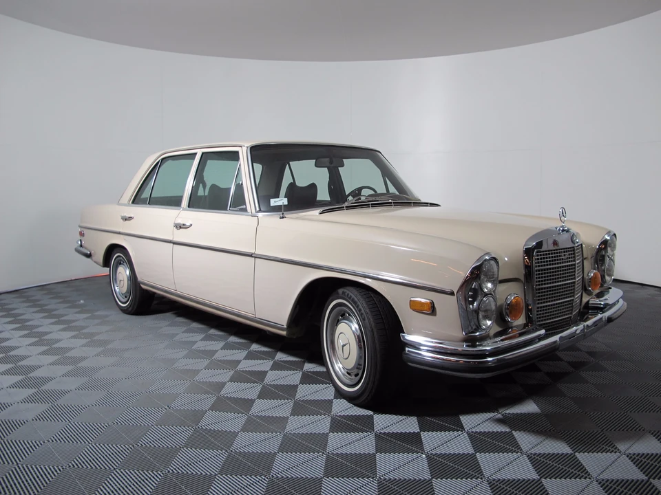 1972 Mercedes-Benz W108 & W109 - Image 11 of 31