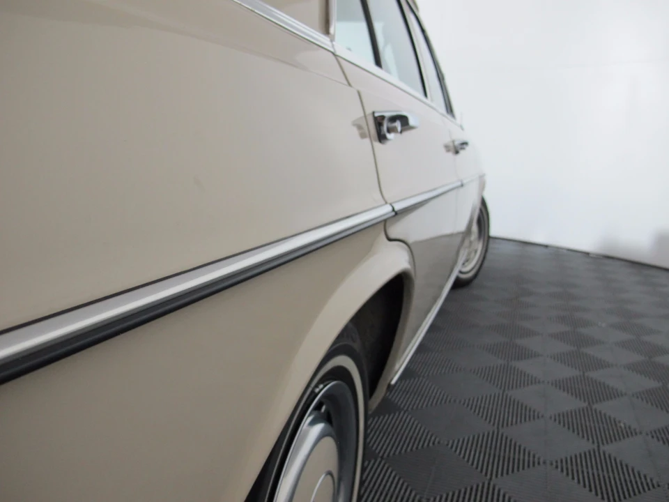 1972 Mercedes-Benz W108 & W109 - Image 29 of 31