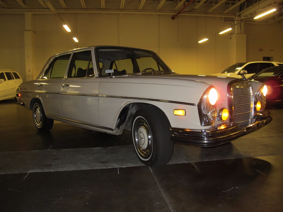 1972 Mercedes-Benz W108 & W109 - Image 17 of 31