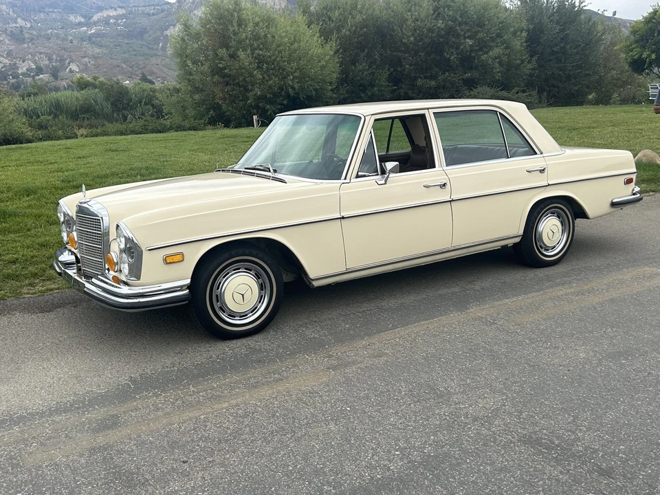 1972 Mercedes-Benz W108 & W109 - Image 2 of 31