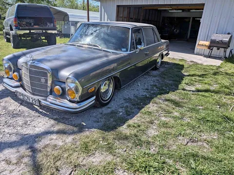 1972 Mercedes-Benz 300 SE · Sedan 4D