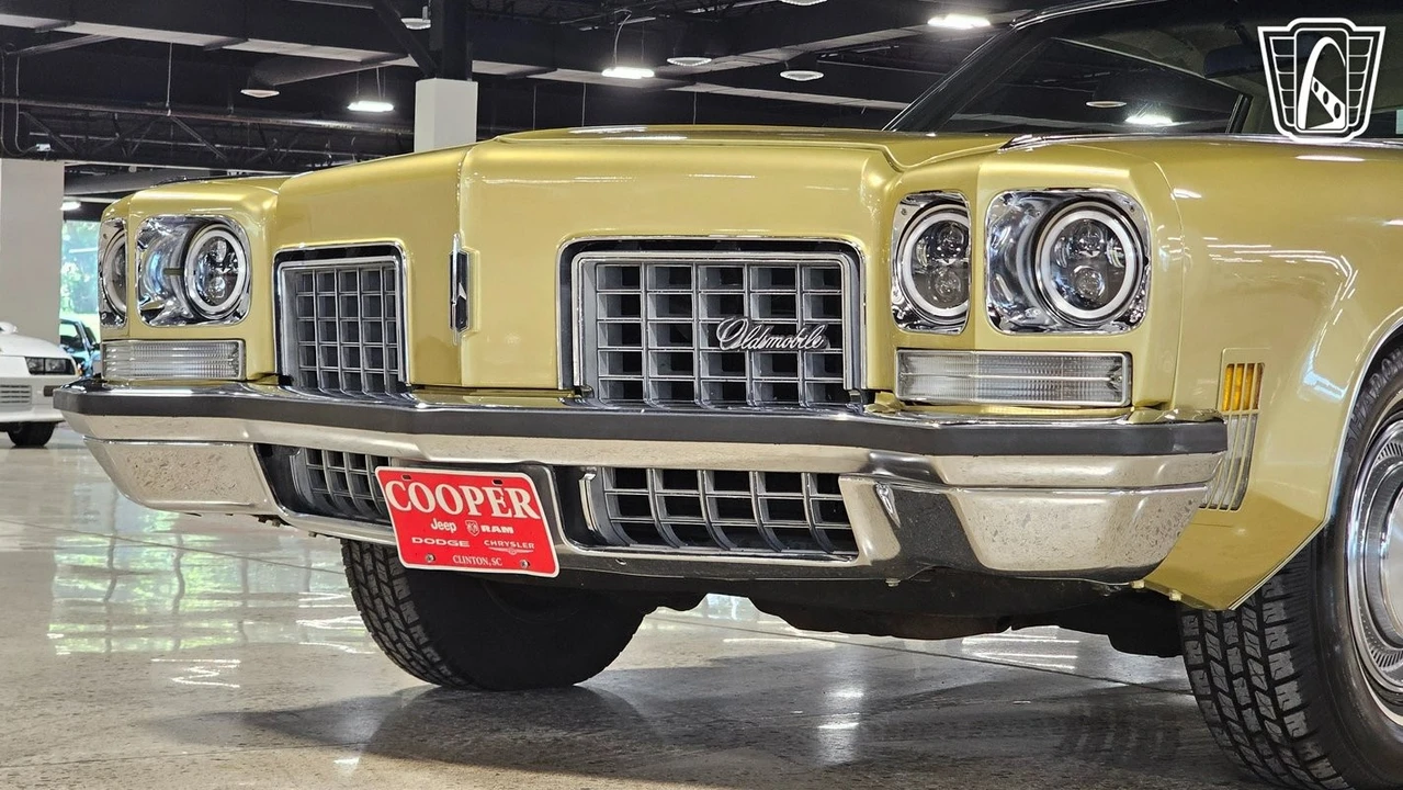 1972 Oldsmobile 98 - Image 4 of 12