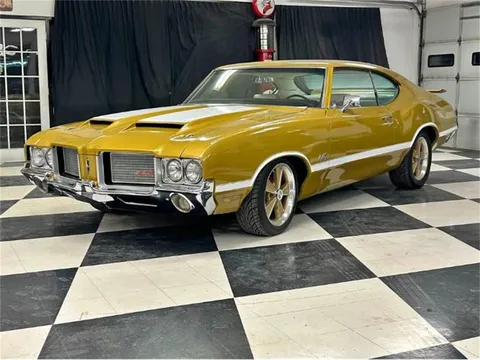 1972 Oldsmobile Cutlass Holiday Coupe