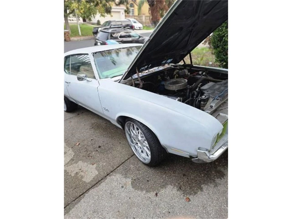 1972 Oldsmobile Cutlass 3rd Gen - Image 15 of 16