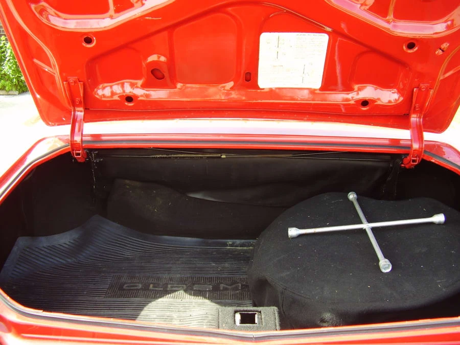 1972 Oldsmobile Cutlass 3rd Gen - Image 4 of 8