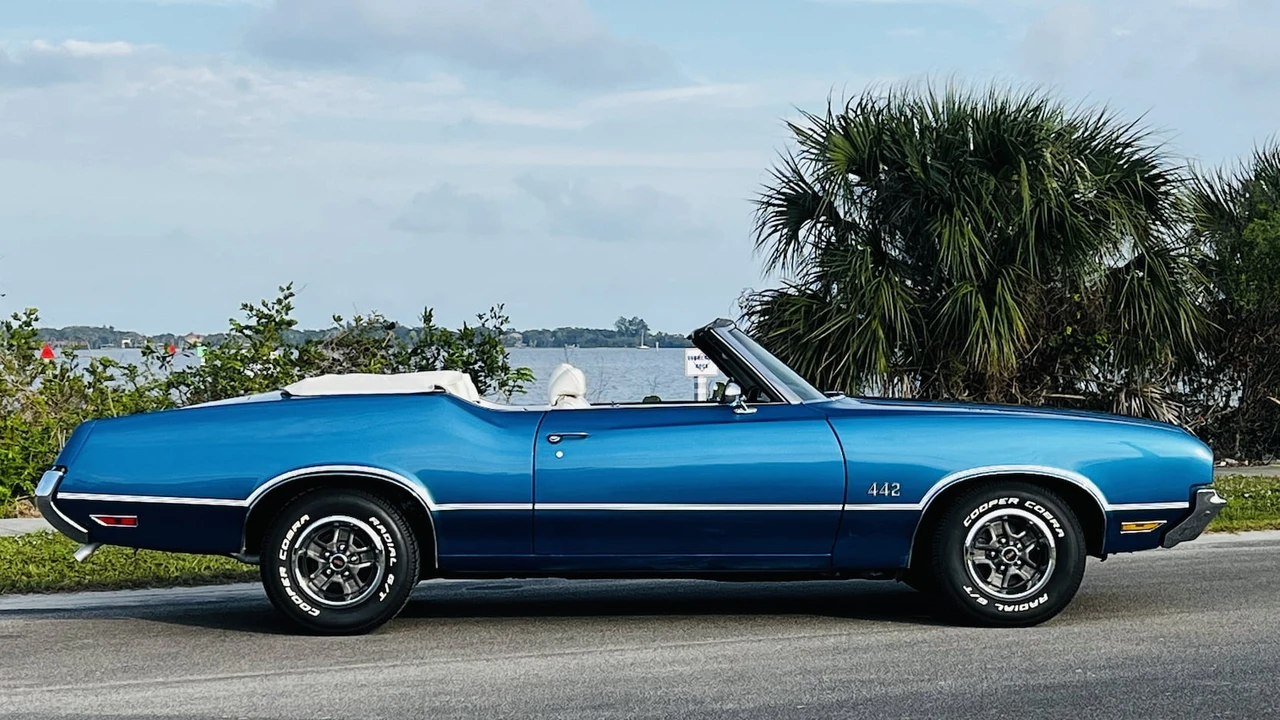 1972 Oldsmobile Cutlass Supreme - Image 2 of 11