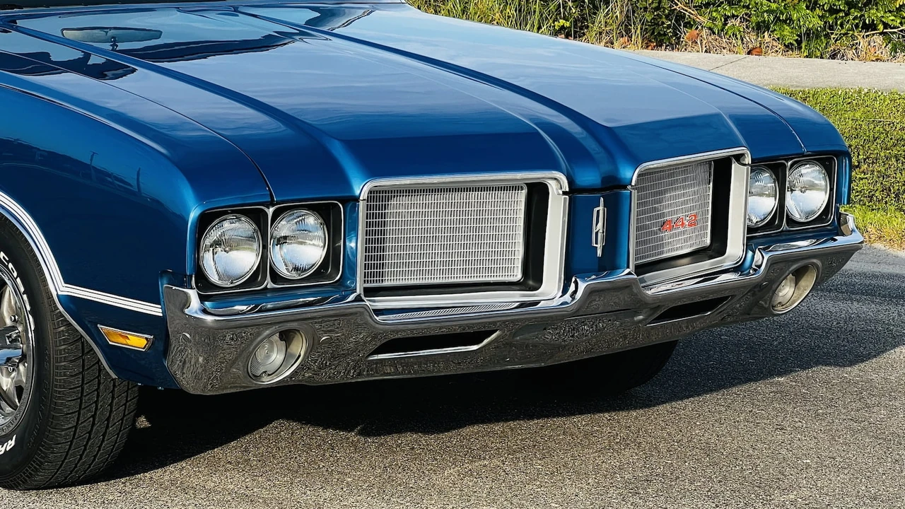 1972 Oldsmobile Cutlass Supreme - Image 10 of 11